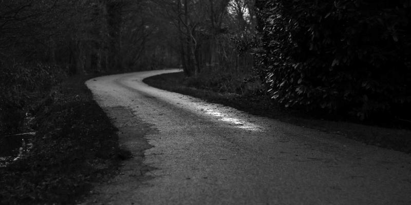 玩家行为数据分析：PHUNCOM如何用数据驱动游戏内容更新，打造高活跃娱乐社区